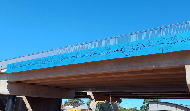 Ribbon artwork on bridge | The Whyalla News